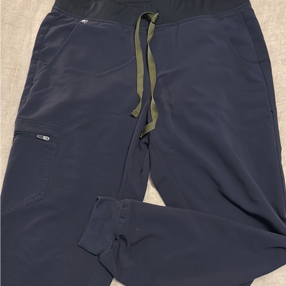 Figs navy blue limited edition (olive green strings) Zamora jogger scrub pants